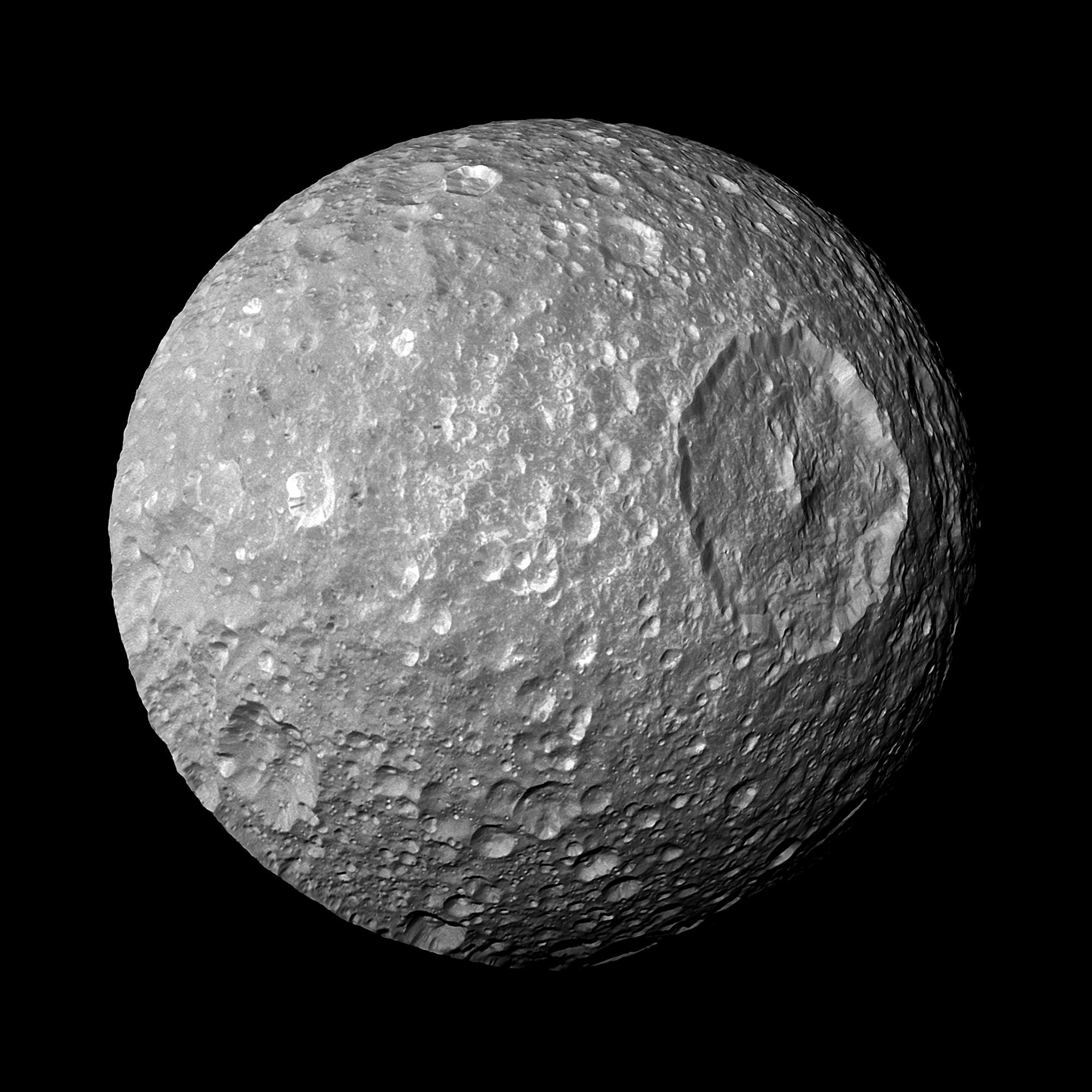 A Star Wars Halálcsillagára emlékeztető Mimas, a Szaturnusz hetedik legnagyobb holdja a Cassini űrszonda felvételén