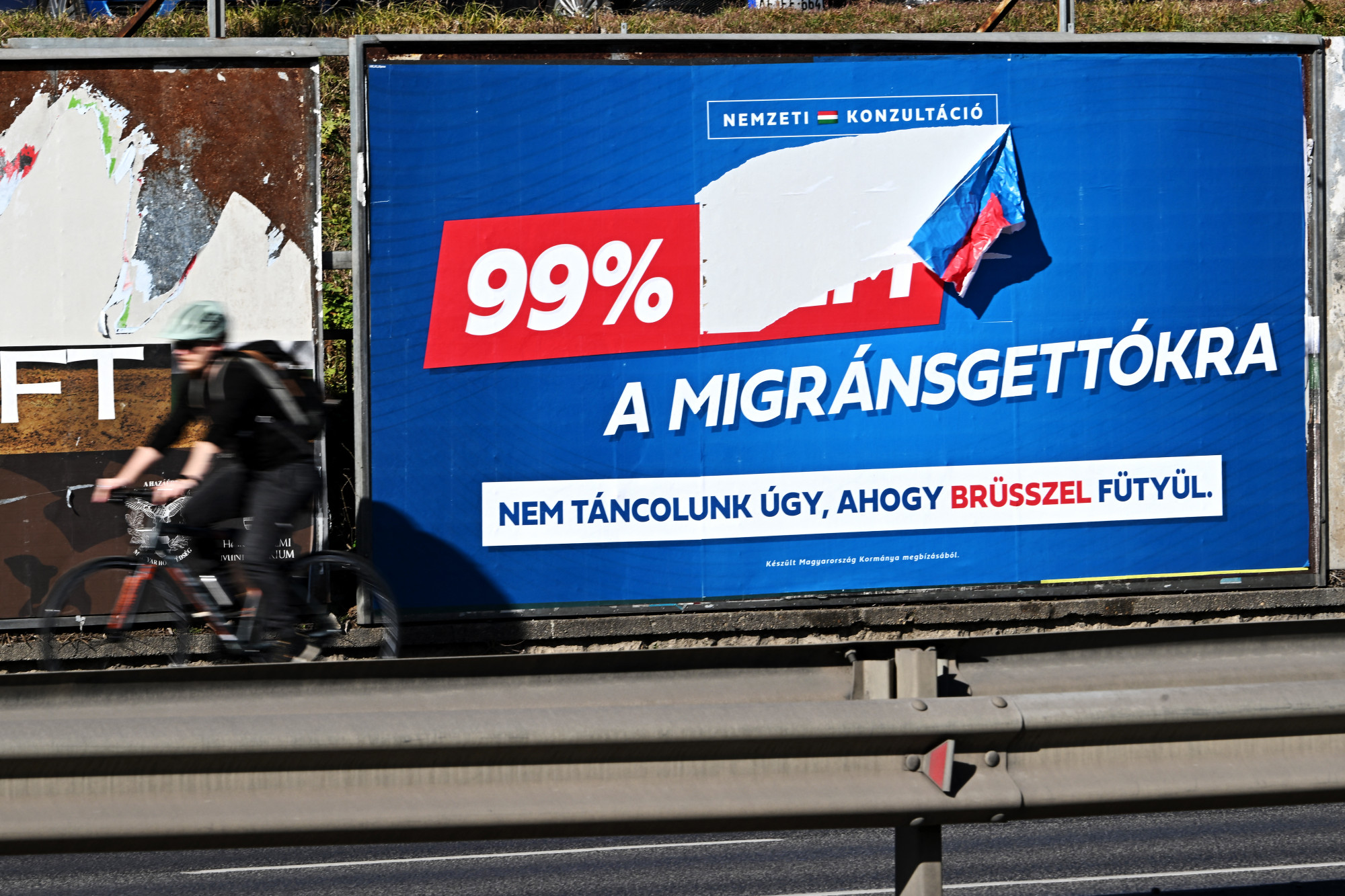 10+1 év plakáthisztéria Rogán Antal és Balásy Gyula Magyarországán