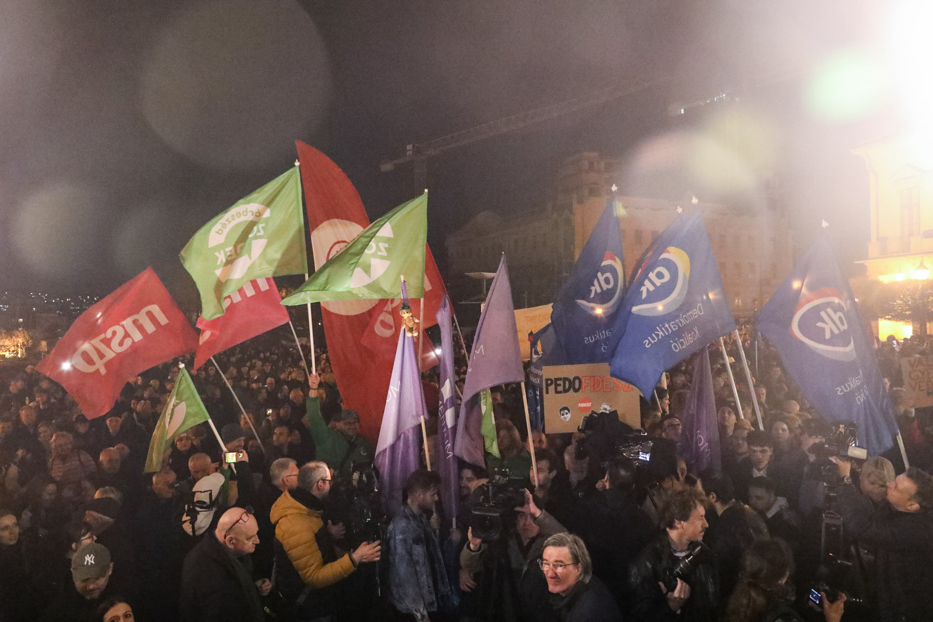 Közös tüntetést szerveznek az ellenzéki pártok február 25-ére