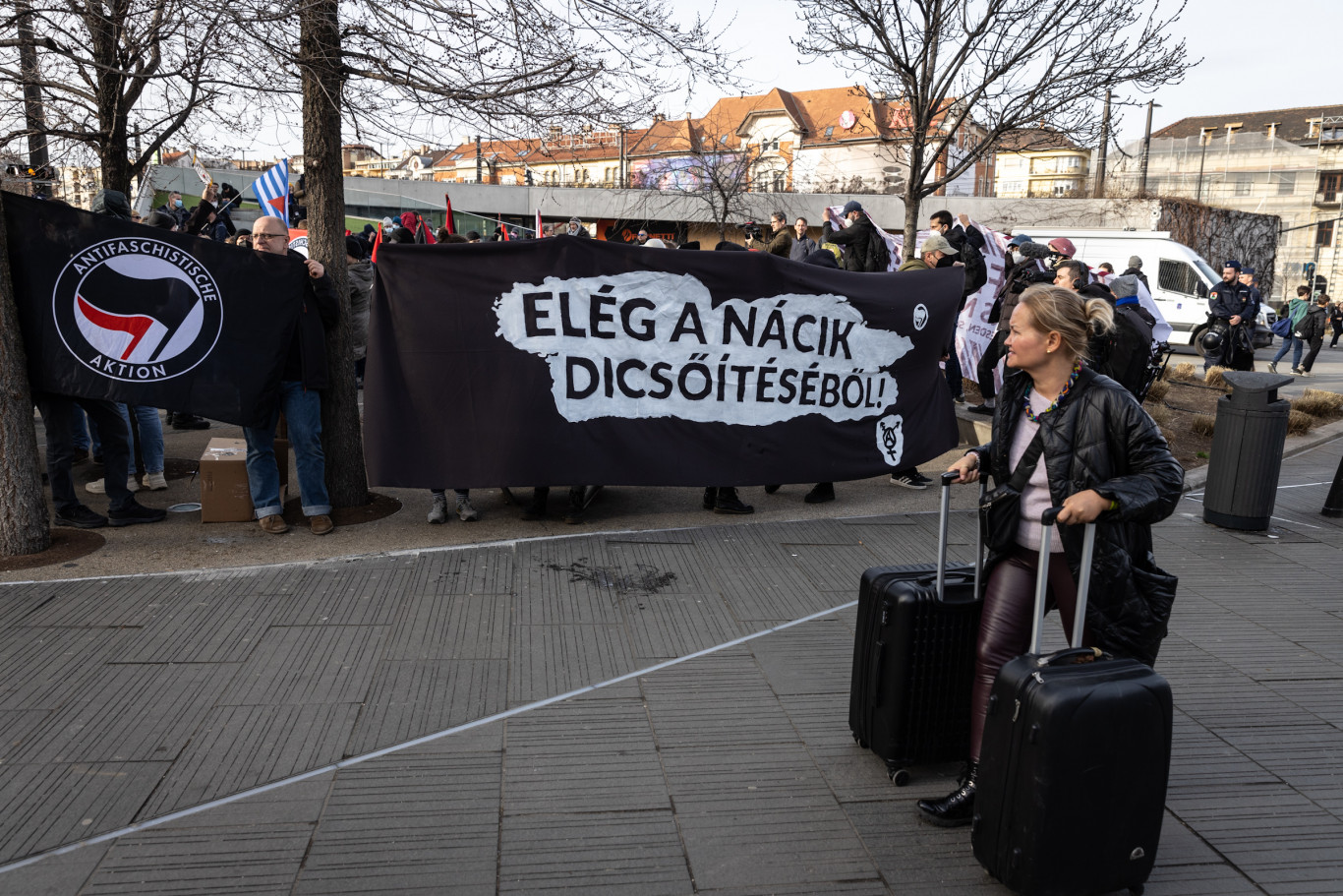 Antifasiszták tüntetnek Budapesten a Kitörés Emléktúra ellen