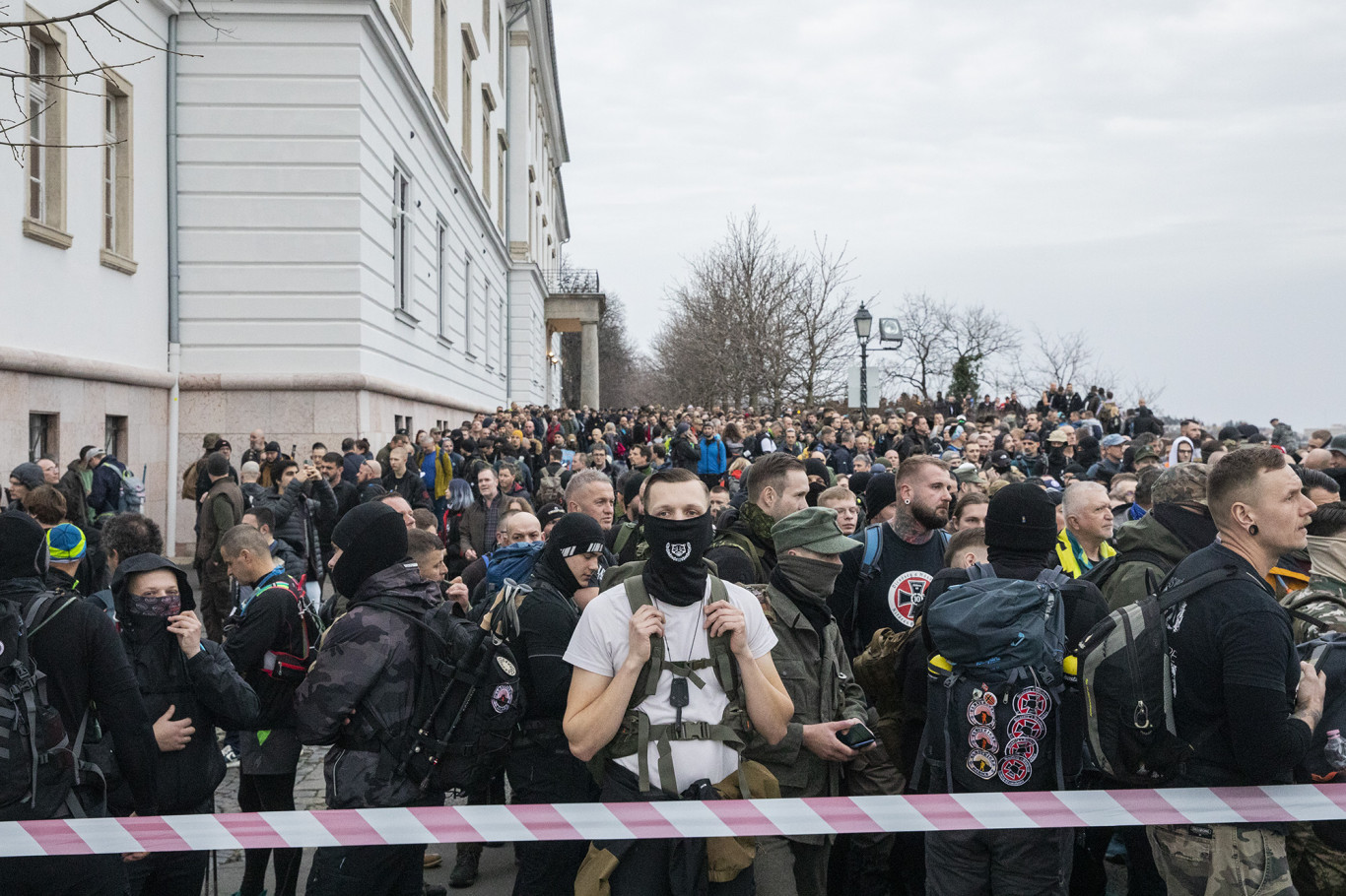 Négy férfit állítottak elő a kitörés napi rendezvényeken
