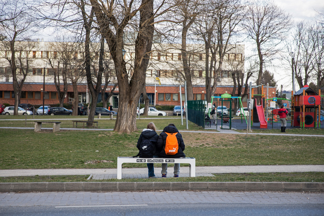 Bicskére csalt egy 12 éves fiút, majd más jogosítványával akarta igazolni magát