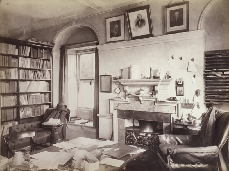 Szabadon olvasható Darwin 13 ezer kötetes magánkönyvtára