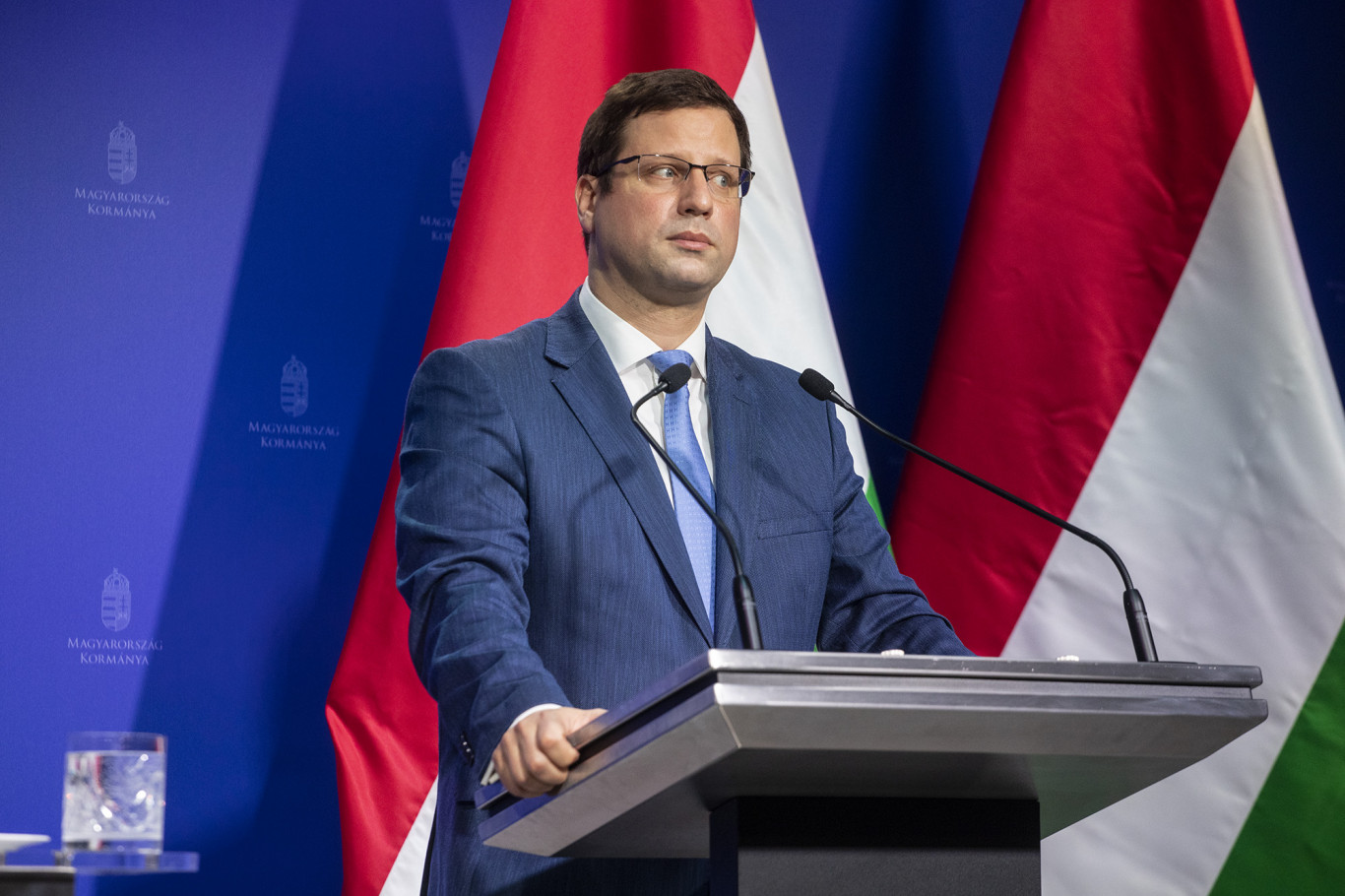 Gulyás Gergely előbb azt mondta, hogy Varga Judit már bocsánatot kért a bicskei áldozatoktól, amikor viszont szembesítettük azzal, hogy ez nem igaz, utána sem kért bocsánatot Gulyás Gergely előbb azt mondta, hogy Varga Judit már bocsánatot kért a bicskei áldozatoktól, amikor viszont szembesítettük azzal, hogy ez nem igaz, utána sem kért bocsánatot