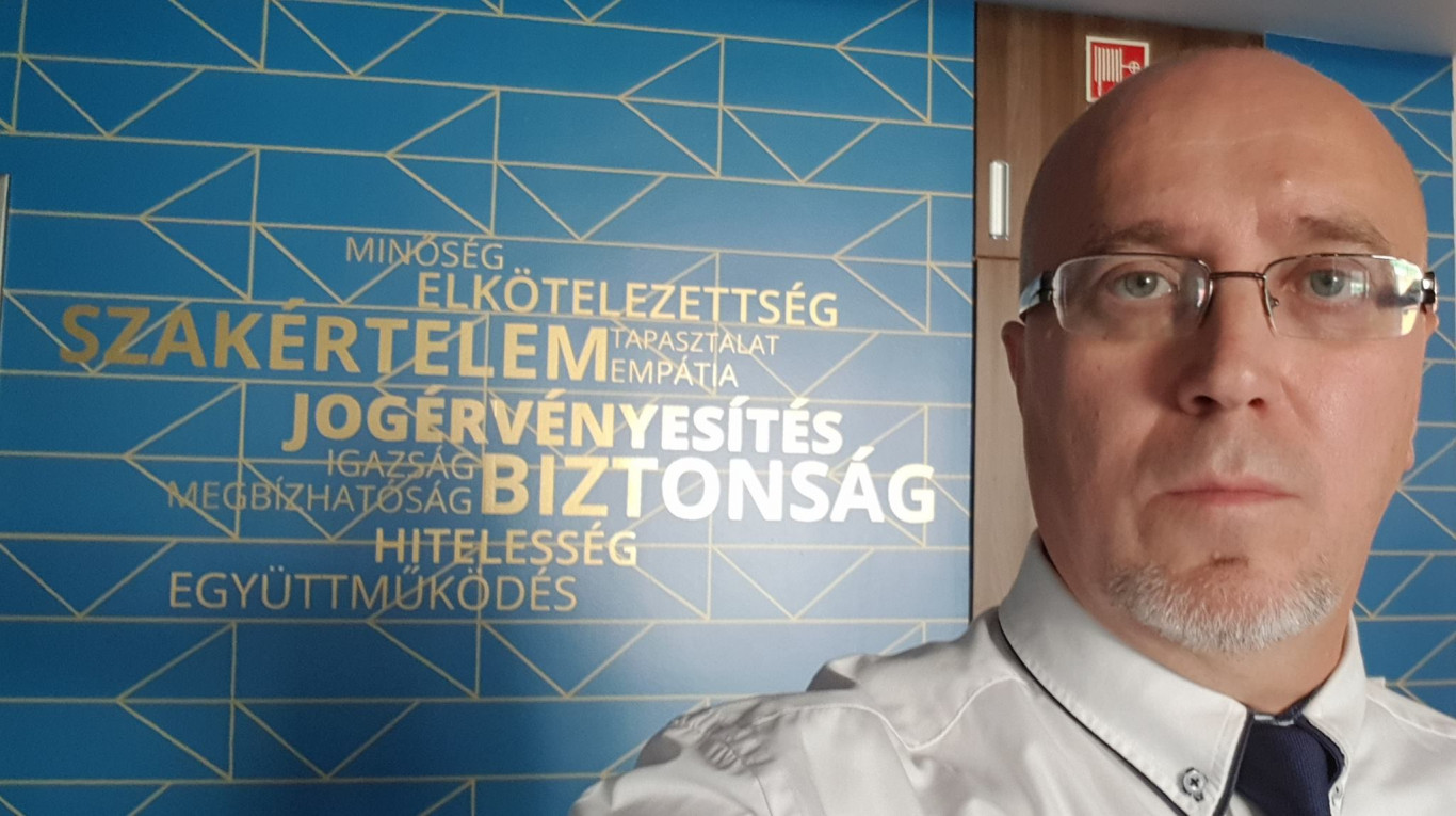 Orosz Mihály Zoltán ott csap le, ahol tud: most éppen szabálytalanul traffipaxozó rendőröket kapcsolt le