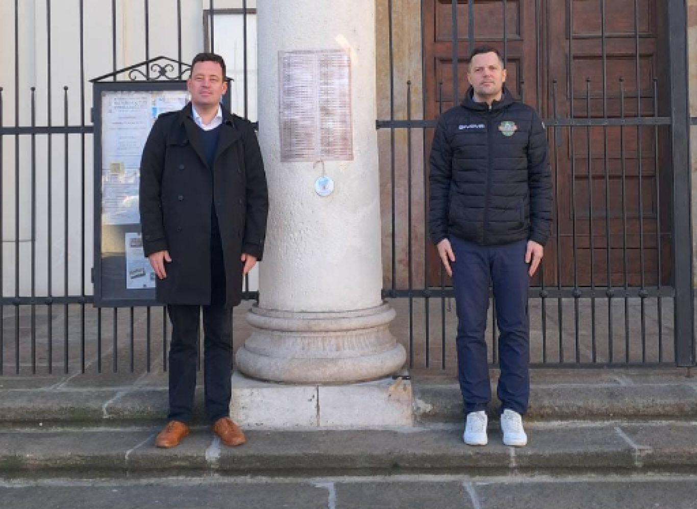 Keresztény Zoltán most a Kálvin téri református templom előtt lépett akcióba