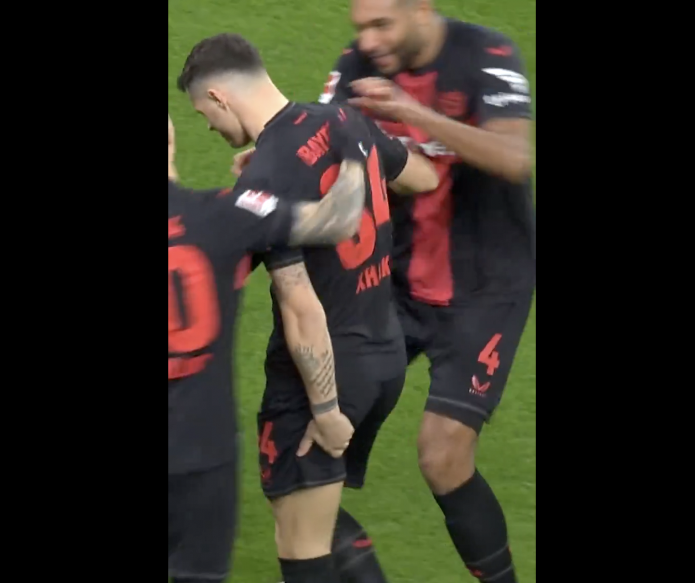 Granit Xhaka olyan szívatós gólörömöt mutatott be, mintha belesérült volna a góllövésbe