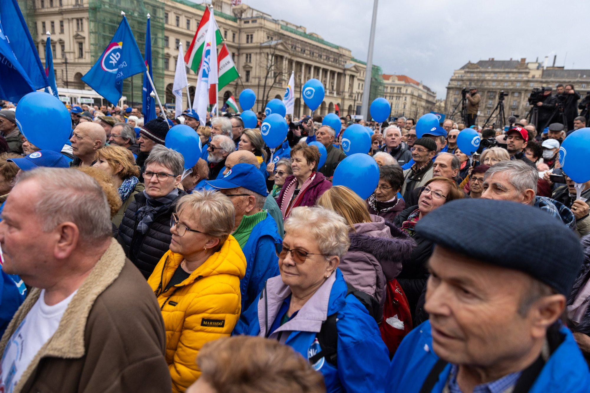 A közvetlen elnökválasztásért tüntettek az ellenzéki pártok a Kossuth téren