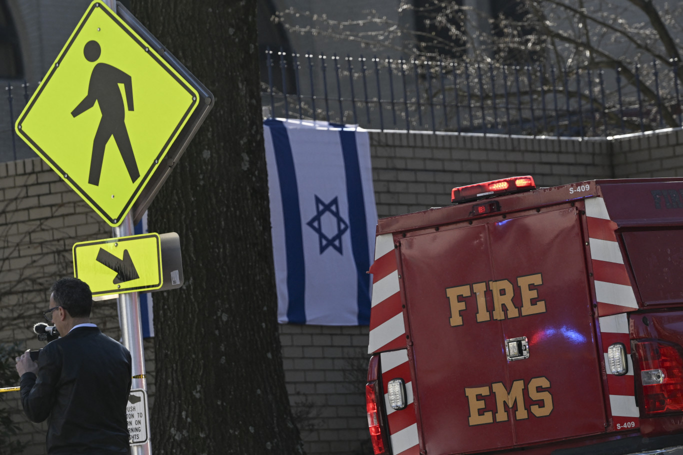 Felgyújtotta magát egy amerikai katona a washingtoni izraeli nagykövetség előtt