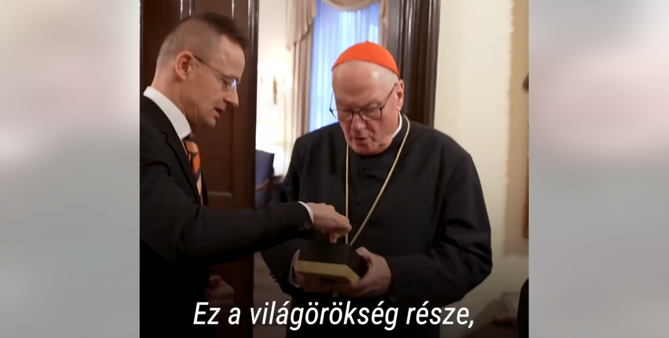 Nem tudta megmagyarázni a Külügyminisztérium, hogy Szijjártó miért találkozott a pedofil ügyeket eltussoló amerikai püspökkel