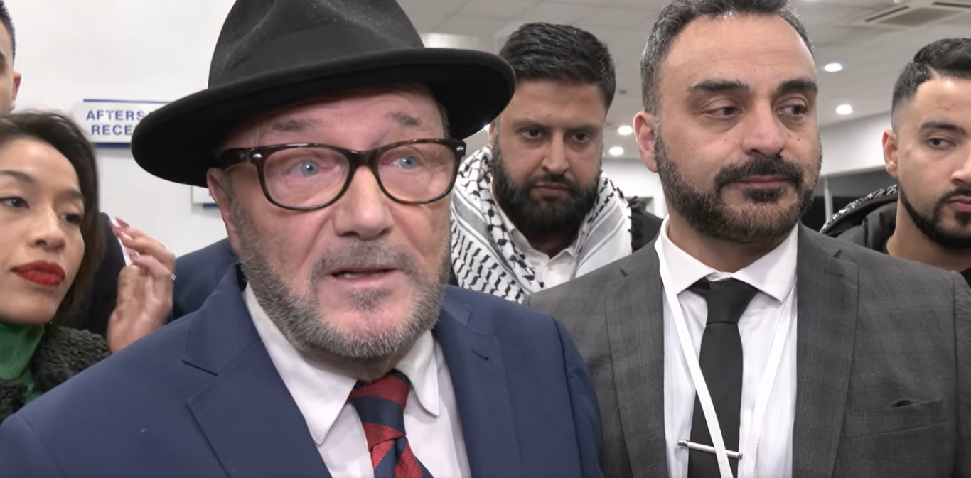 Palesztinpárti üzenetekkel kampányoló jelölt hódította el a brit Munkáspárt korábbi választókörzetét