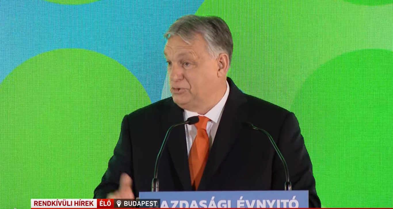 „Jönnek a táblázatok, GDP, hókuszpókusz” – paraszti bölcsességekkel és háborús elemzéssel tartott gazdasági évadnyitót Orbán Viktor