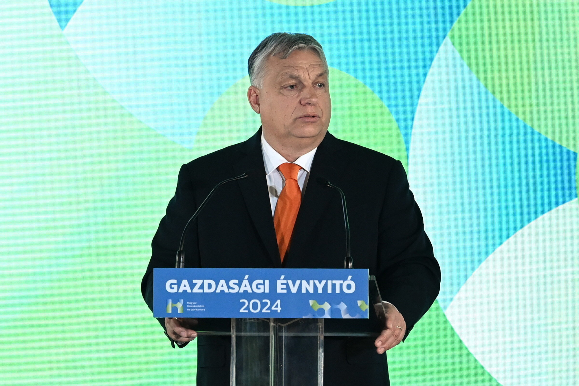 „Orbán Viktor hivatalból mindig egészséges”