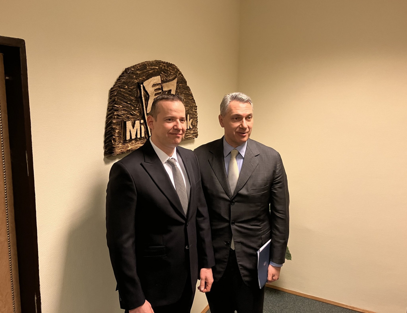 Lázár és Toroczkai a készpénzhasználatról tárgyalt