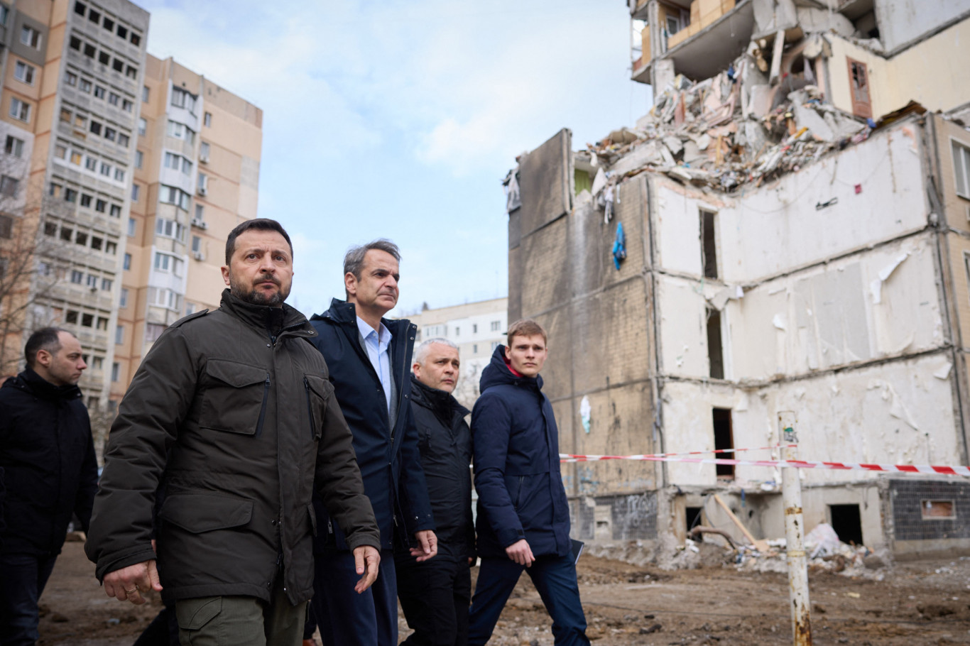 A görög miniszterelnök delegációja mellett csapódtak be az orosz rakéták Odesszában