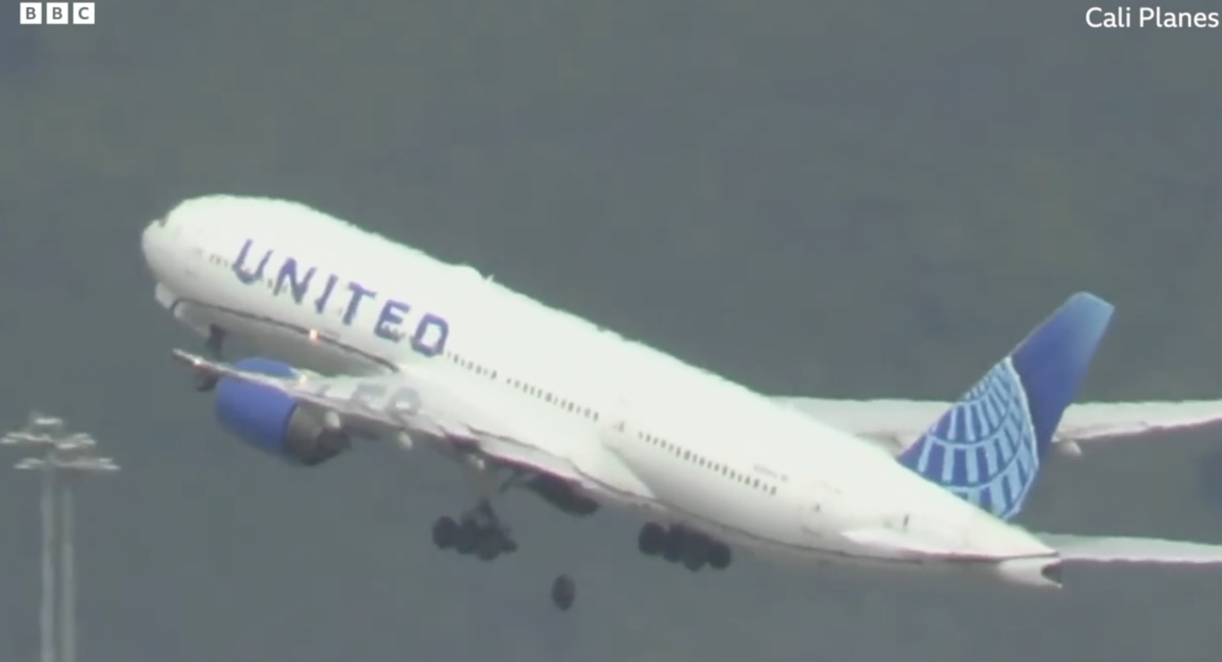 Felszállás közben hagyta el kerekét a Boeing 777-es