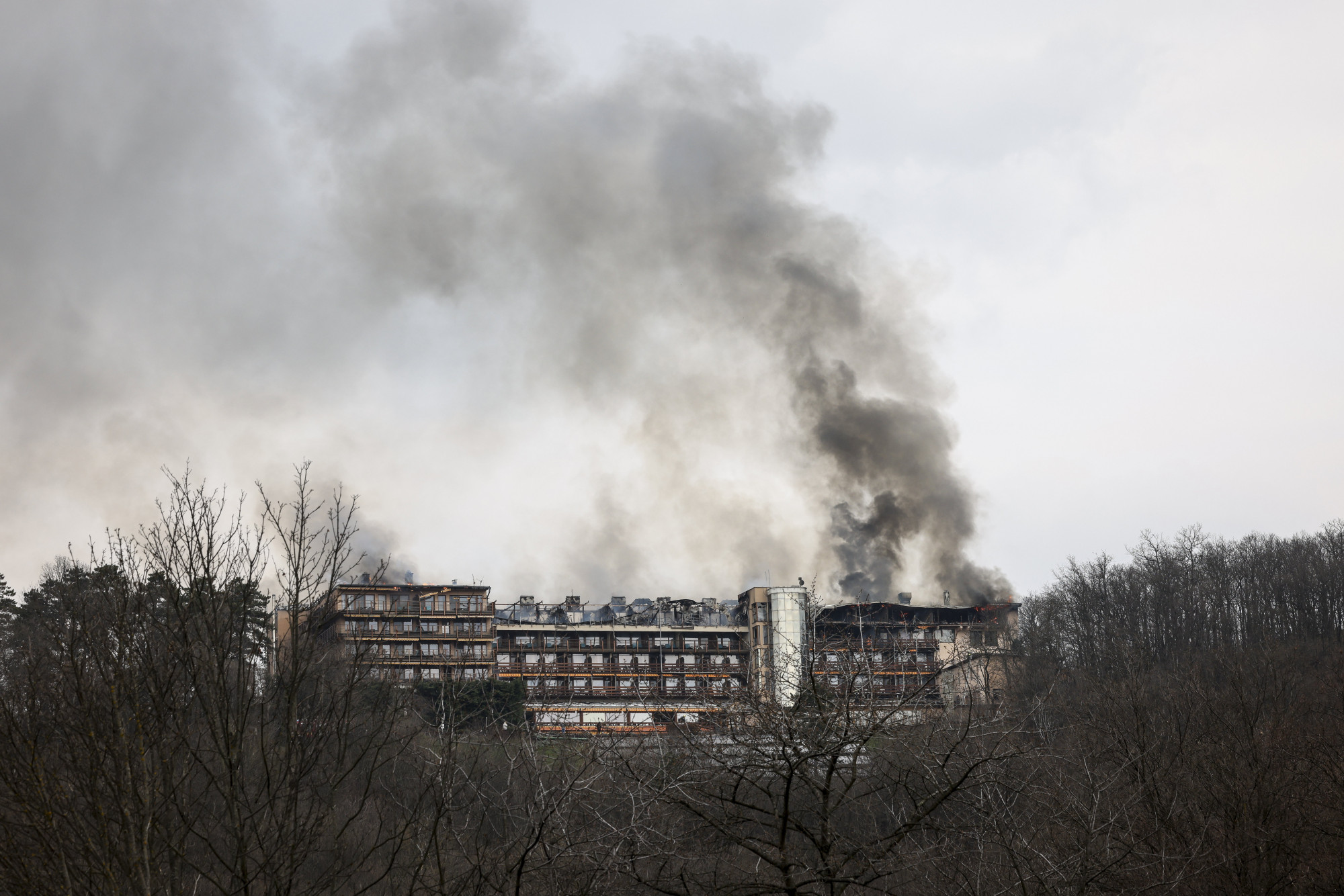 Elektromos probléma okozhatta a tüzet a visegrádi Hotel Silvanusban