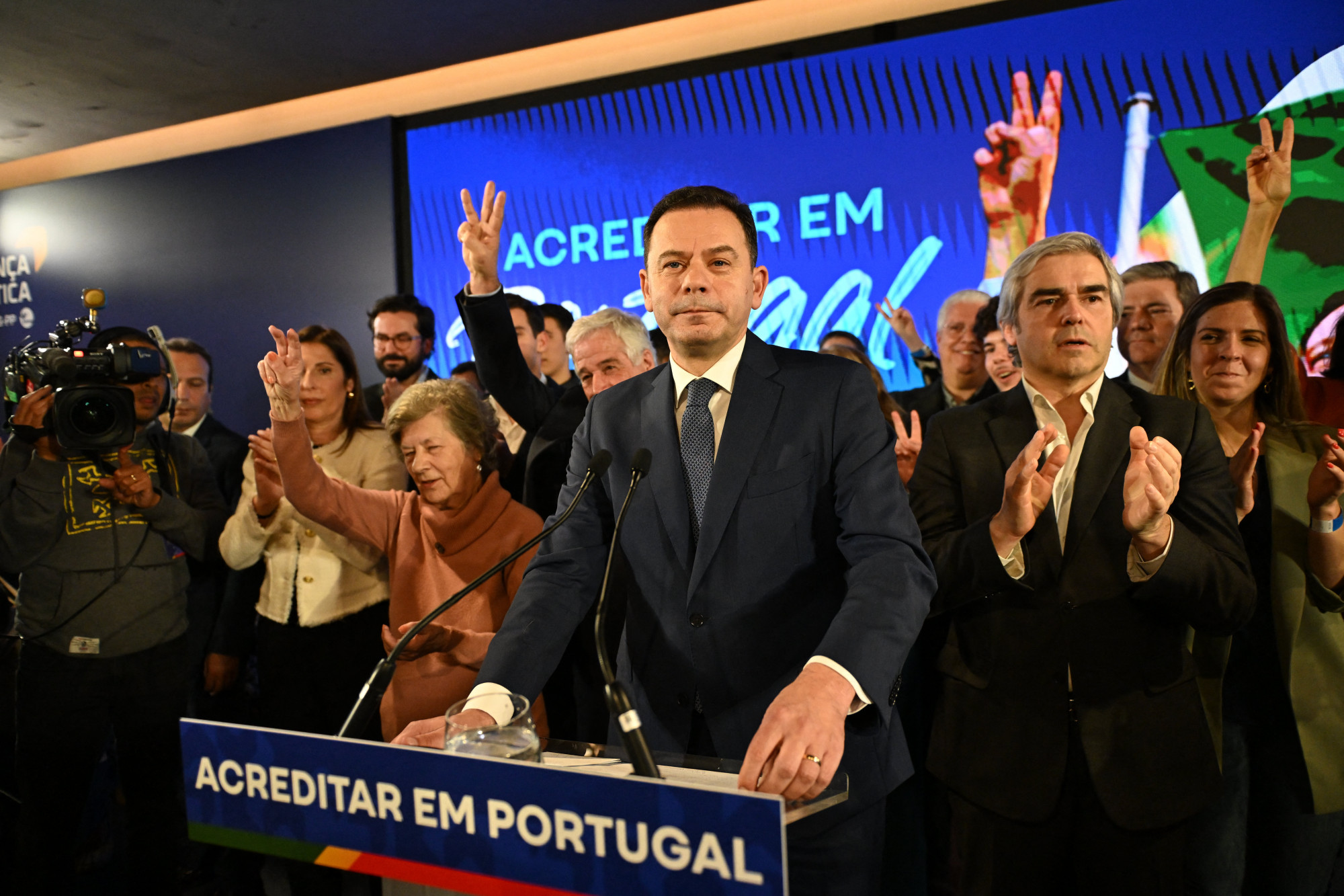 A portugál jobbközép bejelentette a győzelmét az előrehozott választásokon