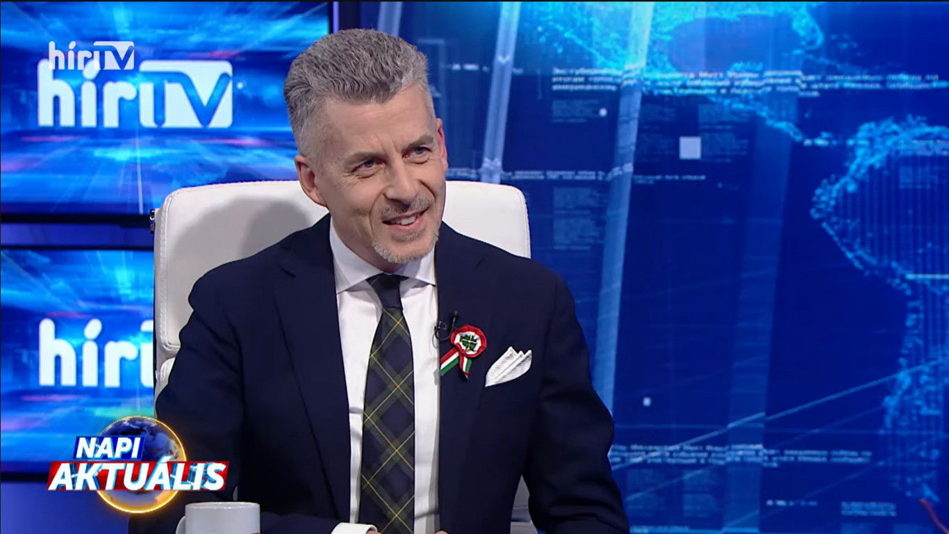 Rákay Philip hazafias kötelességnek tartja, hogy mindenki megnézze a 6,1 milliárdból készült Petőfi-filmjét