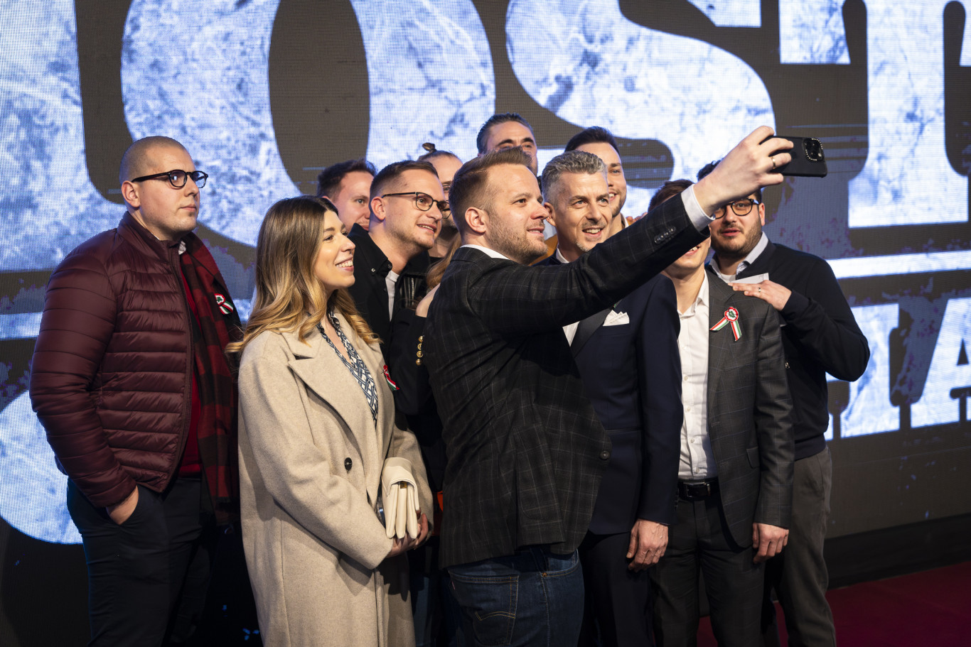 A teljes Megafon felvonult a Petőfi-film díszbemutatóján