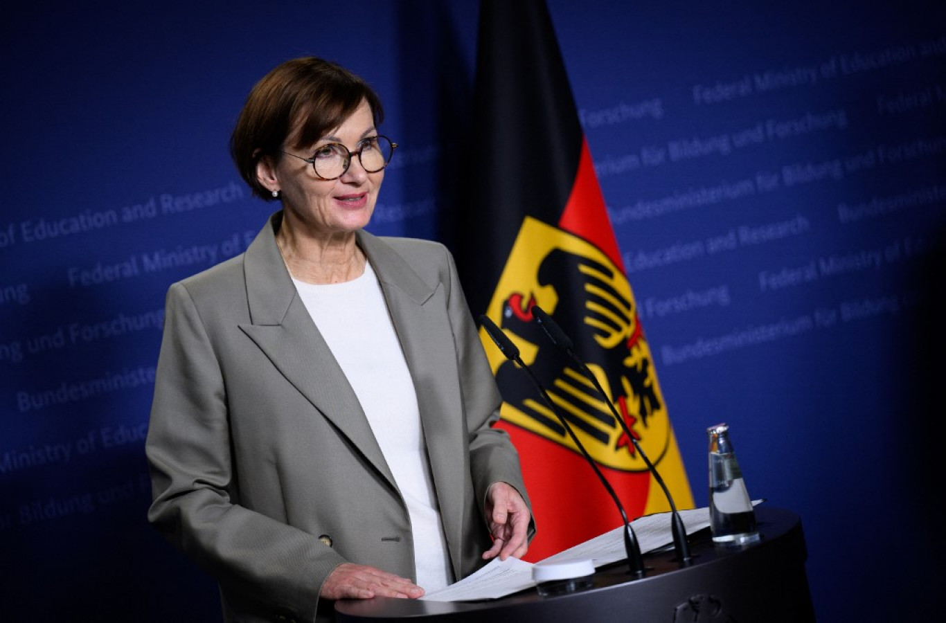 A német oktatási miniszter szerint fel kell készíteni a diákokat a háborúra