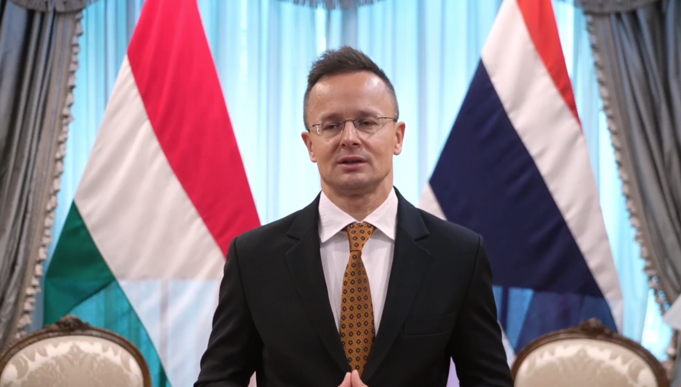 Budapest-Bangkok közvetlen járatról tárgyal Szijjártó egy thai légitársasággal