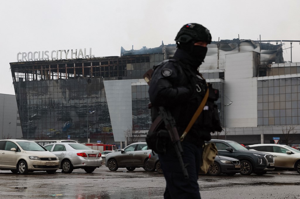 Legalább 60 halálos áldozata van a Moszkva közelében történt terrorakciónak
