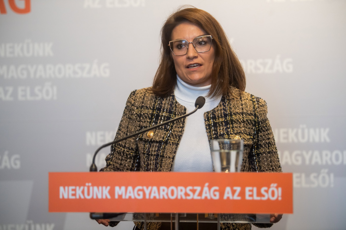 A Fidelitas volt elnöke, Illés Boglárka lesz az új Menczer Tamás