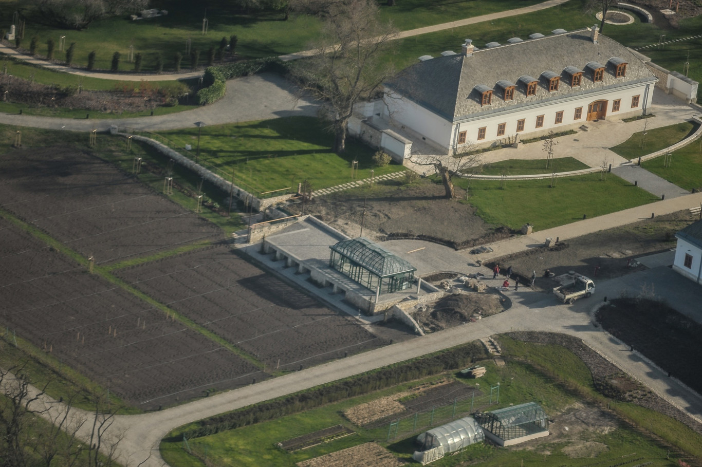 Új, nagyobb pálmaházat kapott a hatvanpusztai Orbán-rezidencia