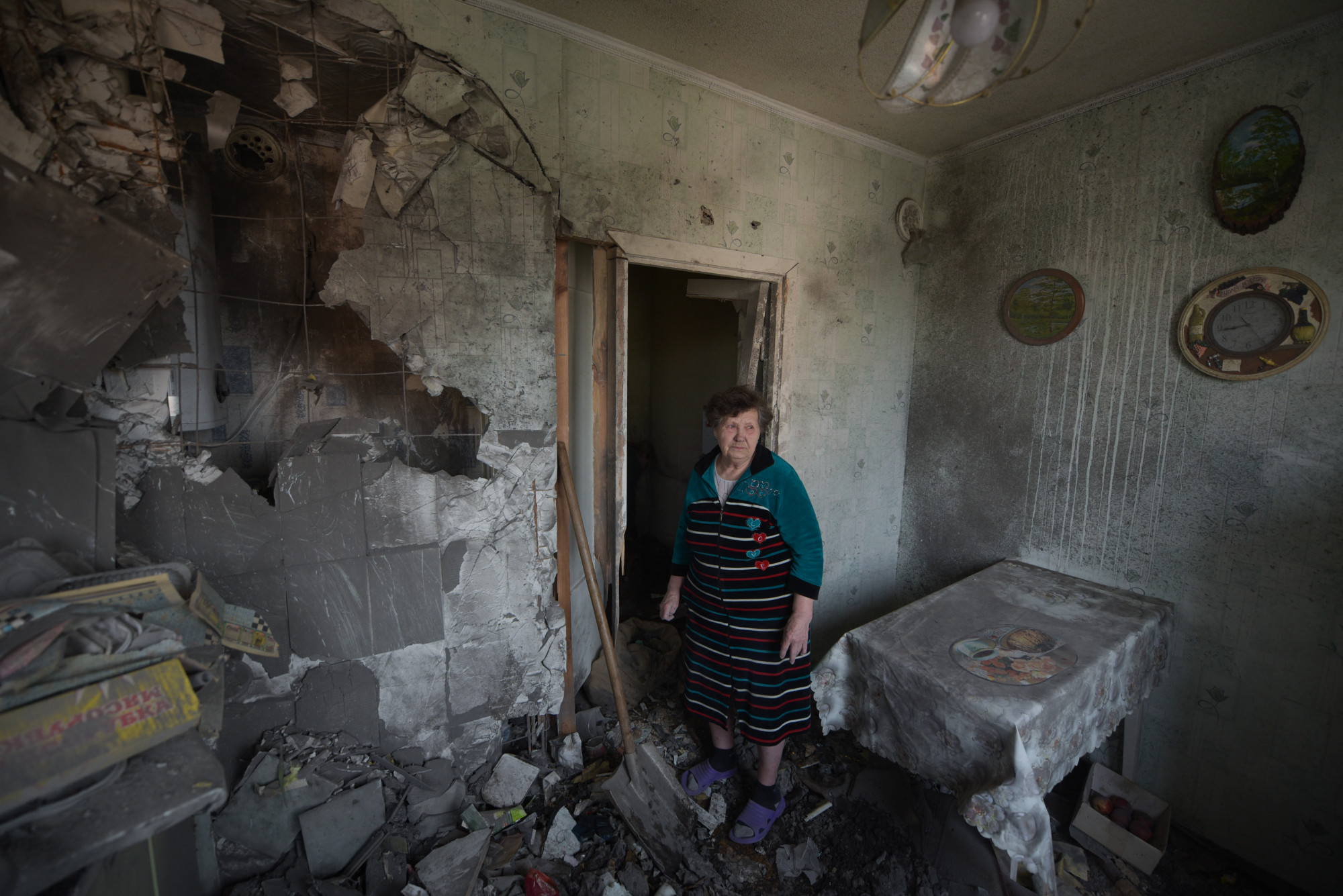 Az ukránok továbbra is eléggé bíznak Zelenszkijben és a győzelemben, de fegyvert fogni jóval kevésbé szeretnének