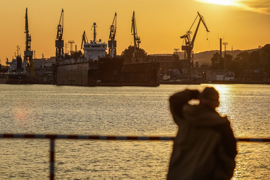 Kínai befolyástól tartanak a lengyel kikötőben, ahol az Ukrajnának szánt fegyvereket szokták kirakodni