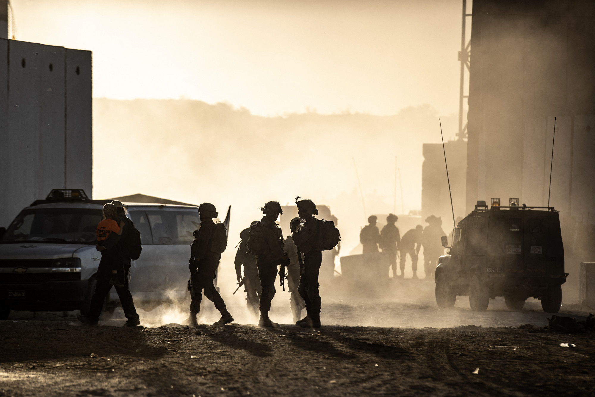 Izrael egy dandár kivételével minden szárazföldi csapatot kivont Gáza déli részéről