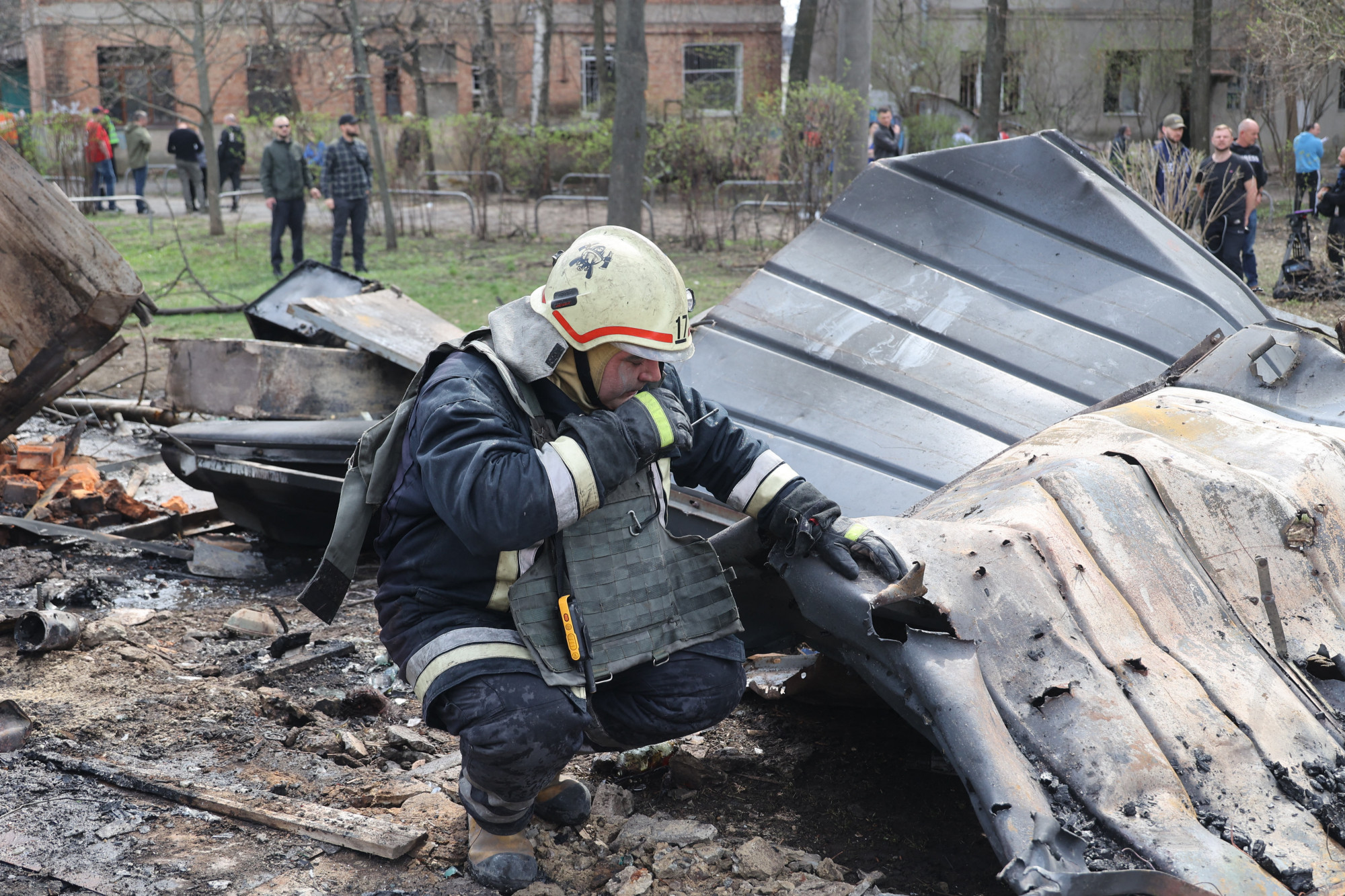 Szakadatlanul bombázzák az oroszok Ukrajna második legnagyobb városát, Zelenszkij igazságos választ ígér