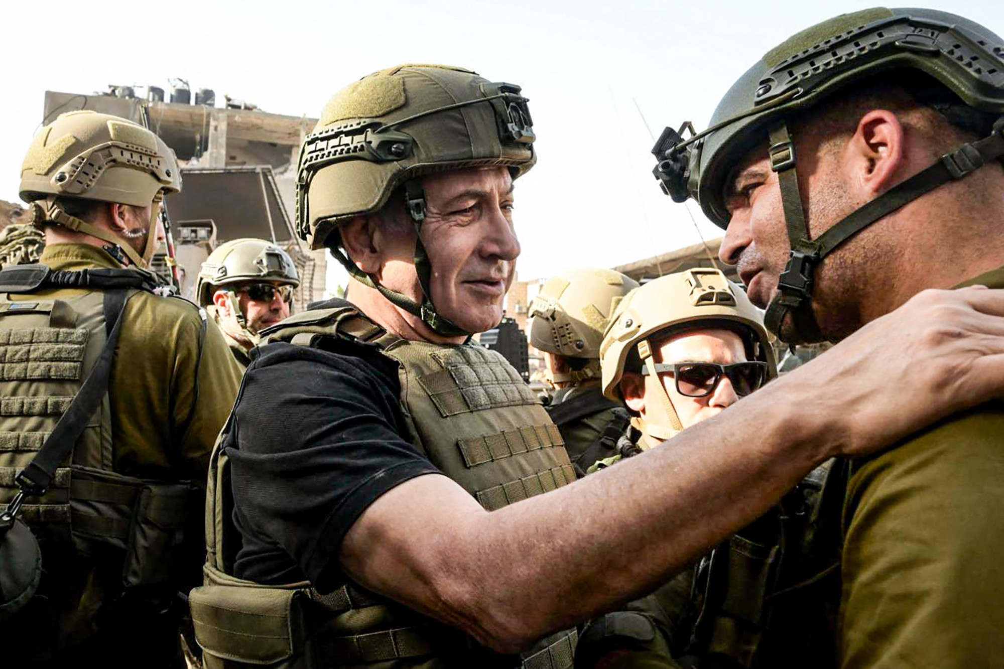 Netanjahu izraeli katonákkal találkozik, 2023. november