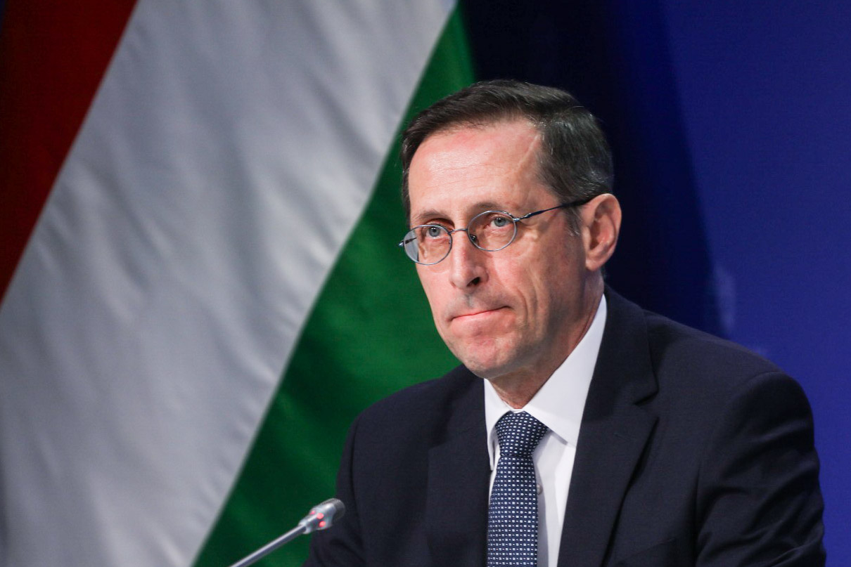 Varga Mihály pénzügyminiszter a költségvetésről beszél az április 11-i Kormányinfón.