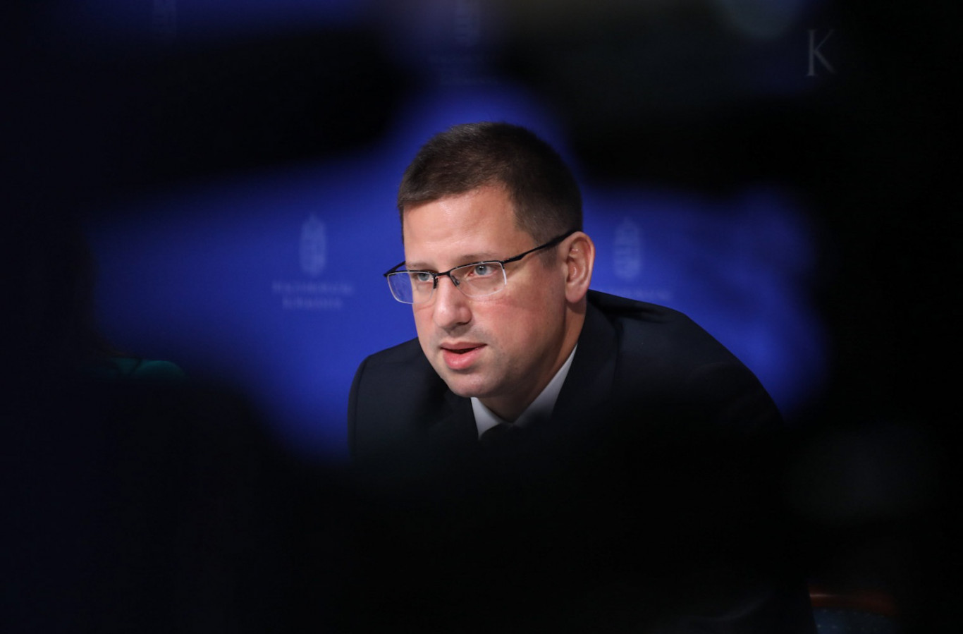 Gulyás Gergely bejelentette, hogy Varga Judit egyelőre nem tér vissza