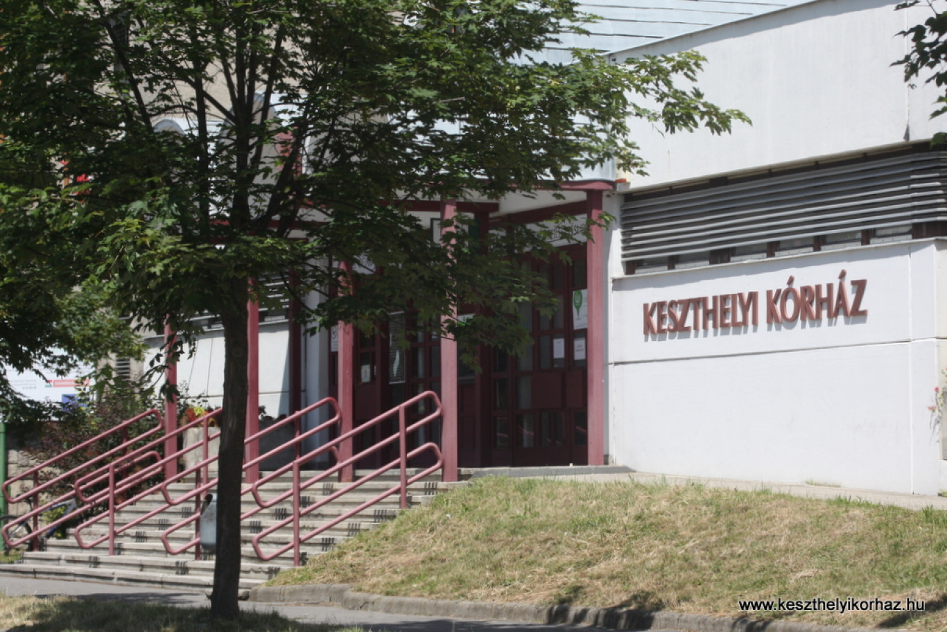 A Belügyminisztérium szerint orvoshiány miatt kellett bezárni a keszthelyi szülészetet