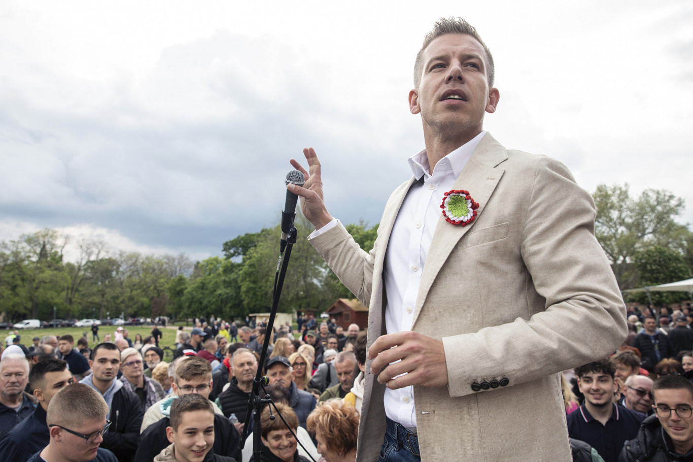 Messze a legnépszerűbb ellenzéki párt a Tisza, Magyar Péterékre majdnem háromszor annyian szavaznának, mint Gyurcsányékra