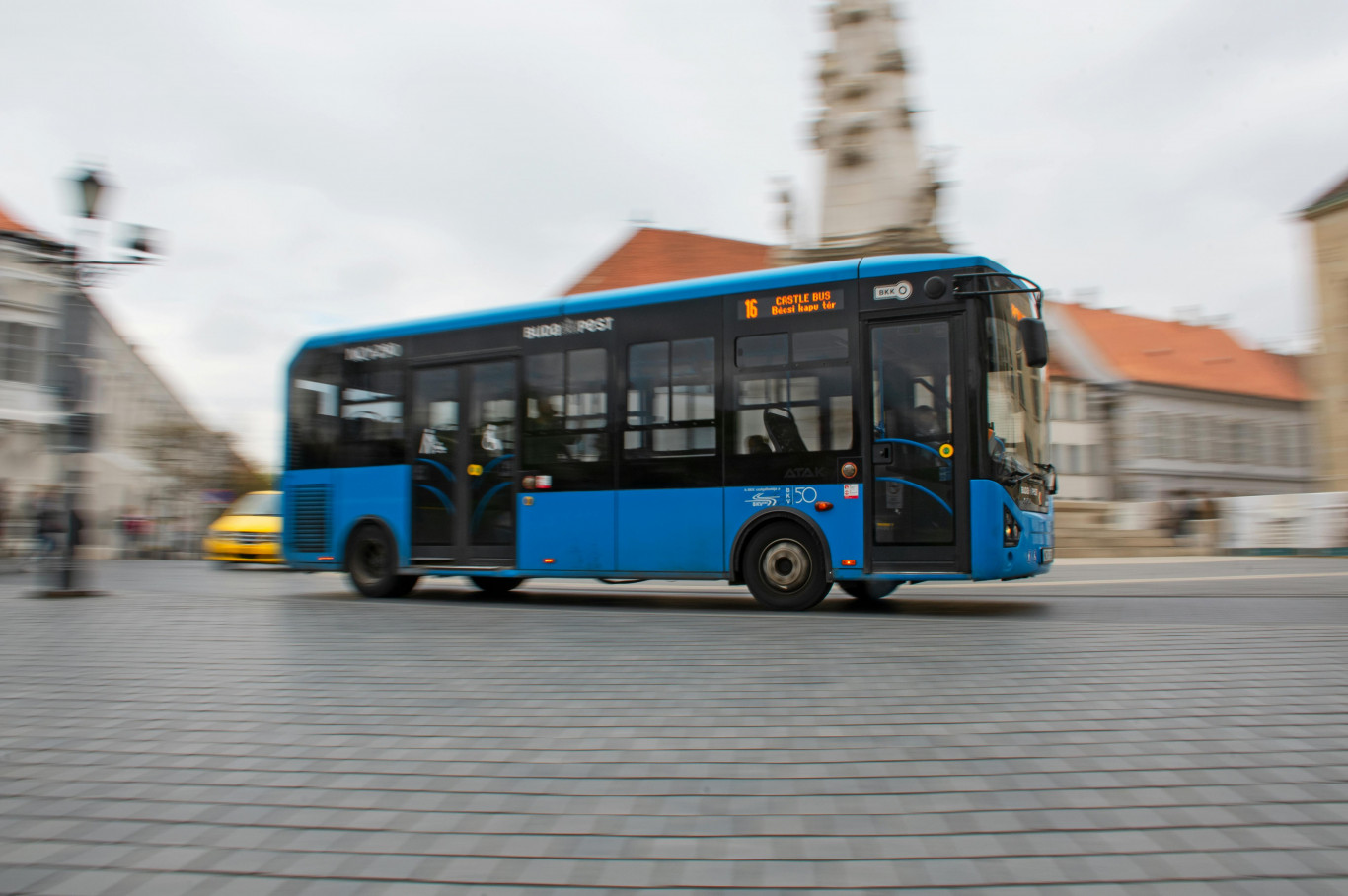 Pert vesztett a BKK, marad a 200 milliós bírság a busztender miatt