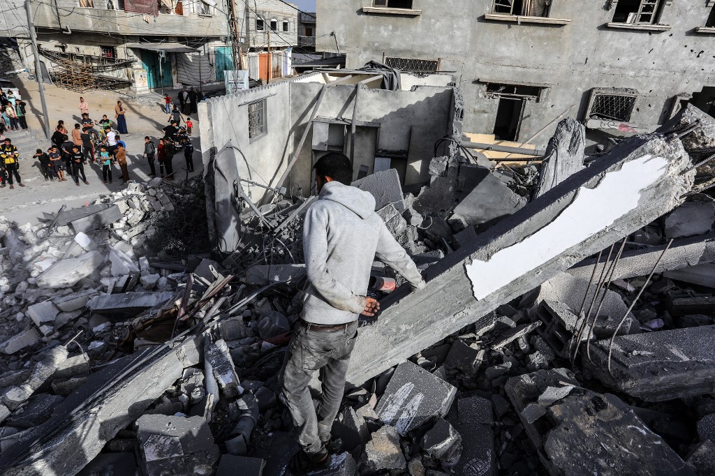 Többségében gyerekek haltak meg az éjszakai izraeli támadásokban Rafahban