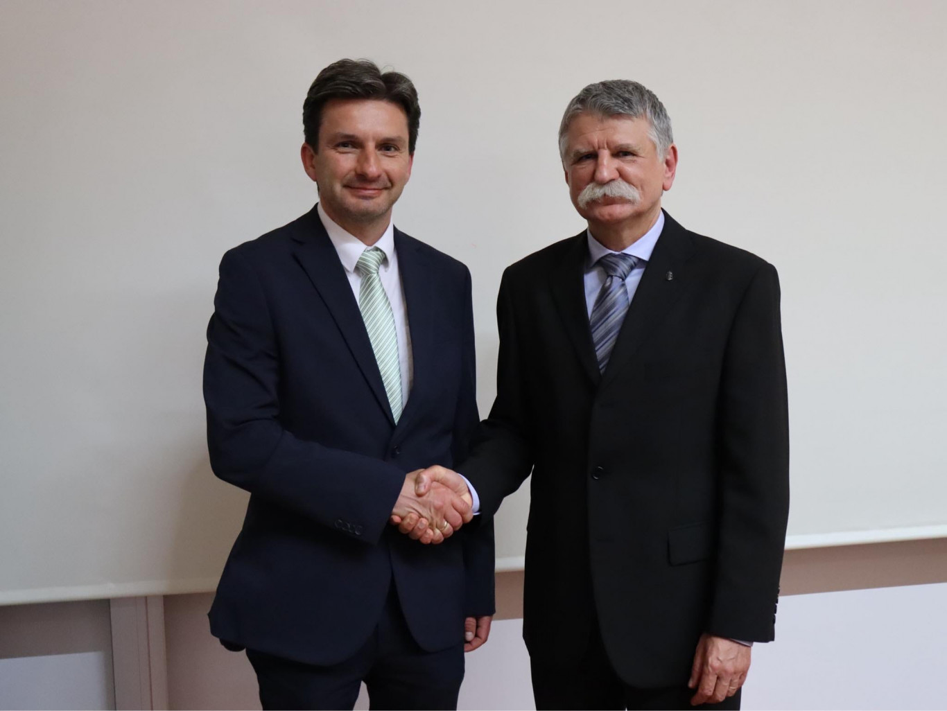 A Fidesz Pusztaszabolcson a korábbi alpolgármestert indítja, aki naplóval ütött meg egy ötödikes diákot