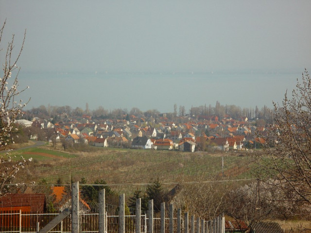 Alsóörs látképe nyugat felől.