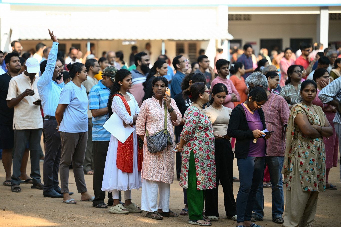 Ingyen sörrel és ingyen taxival győznék meg a szavazókat Bengaluruban