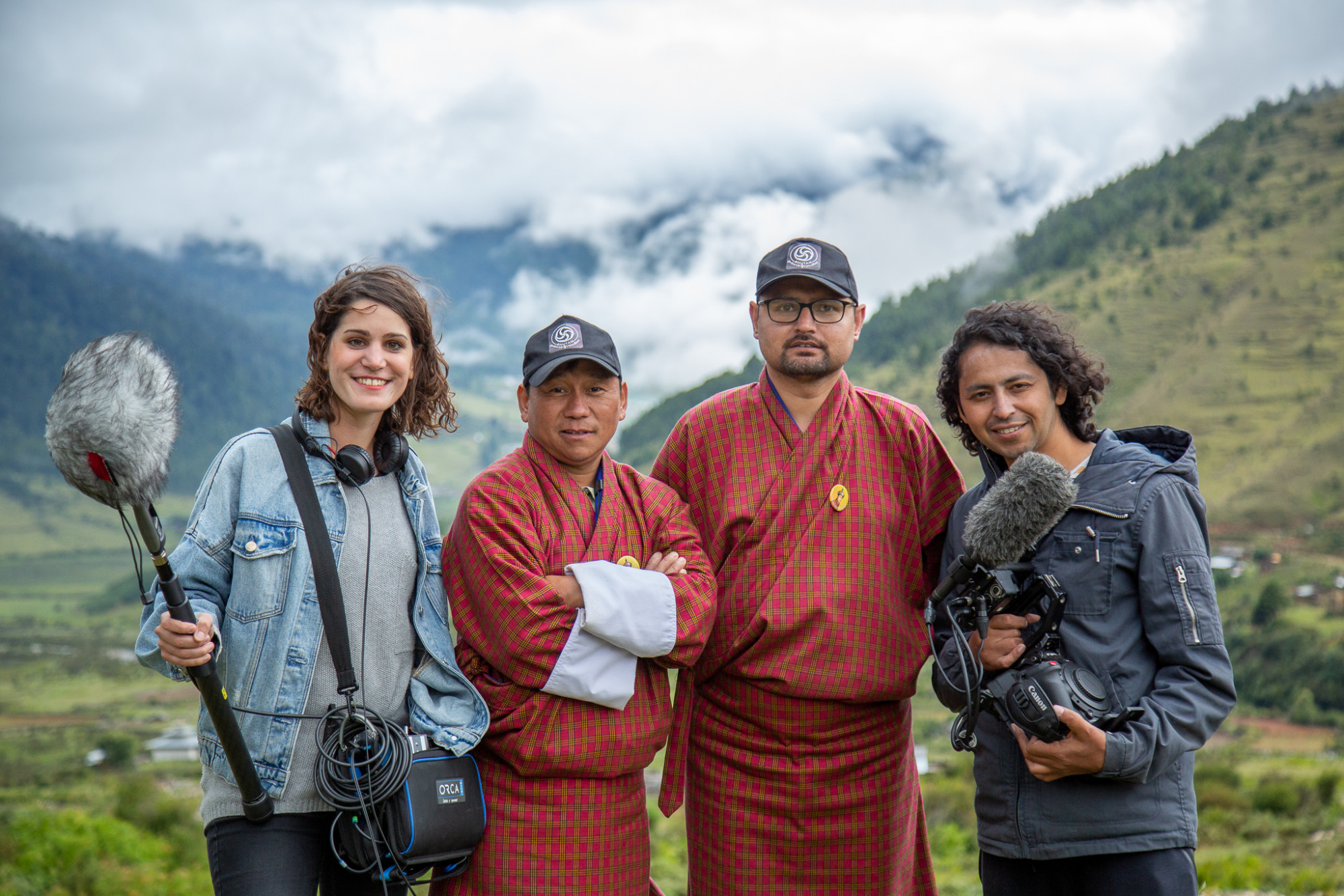 Zurbó Dorottya (b), Arun Bhattarai (j) rendezők