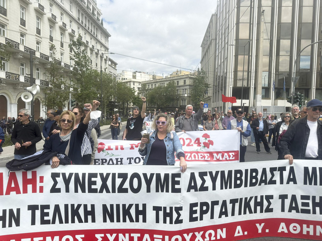Sztrájkolnak és tüntetnek a munka ünnepén Athénban