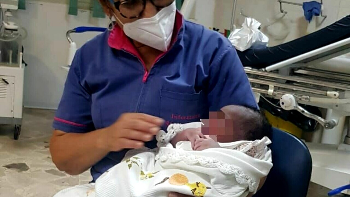 Lampedusa szigetén 51 év után született gyerek, történetesen egy bevándorló kislány