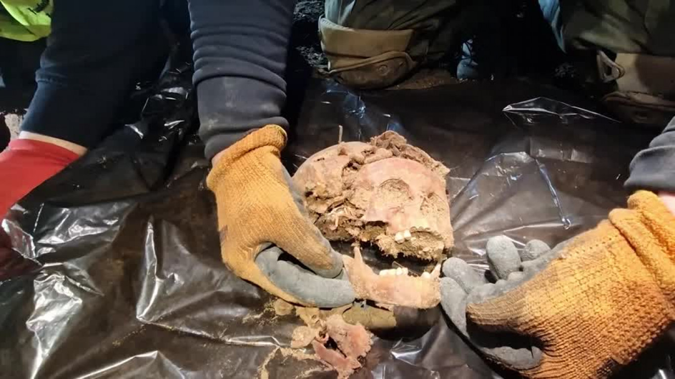 Kéz és láb nélküli csontvázakat találtak egy volt náci bázison, Hermann Göring egykori házánál Lengyelországban