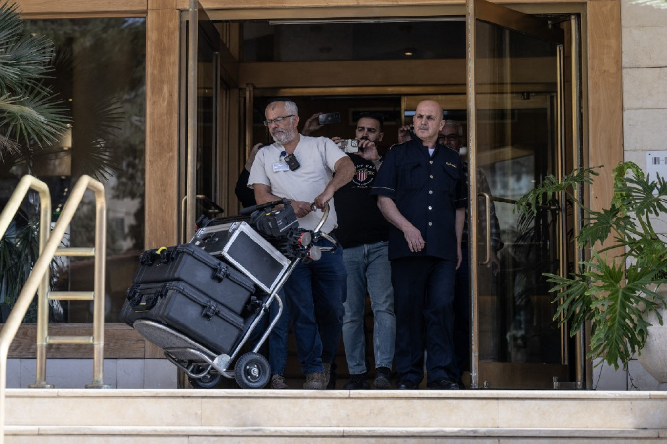 Razziát tartott az izraeli rendőrség az Al-Dzsazíra leállítását követően