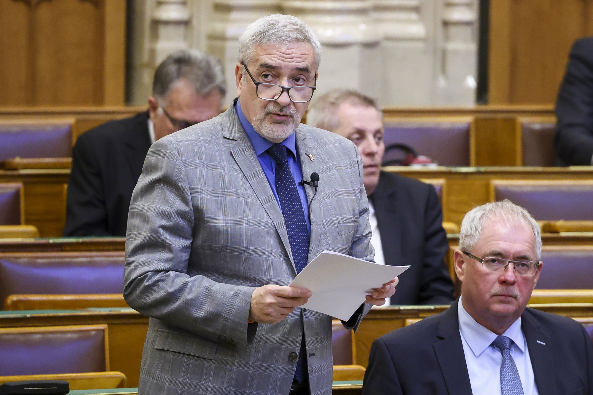 Halász János, a Fidesz frakcióvezető-helyettese napirend előtt szólal fel az Országgyűlés plenáris ülésén 2024. április 29-én.