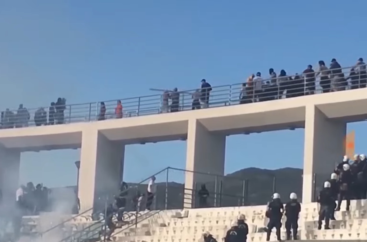Egyre erőszakosabbak a görög futballszurkolók